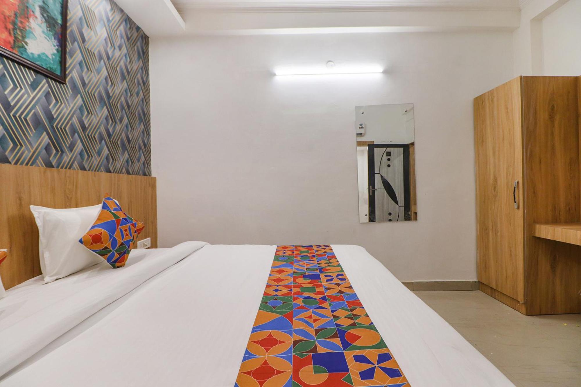 Fabhotel Rainbow Villa Near Igi Airport Ню Делхи Екстериор снимка