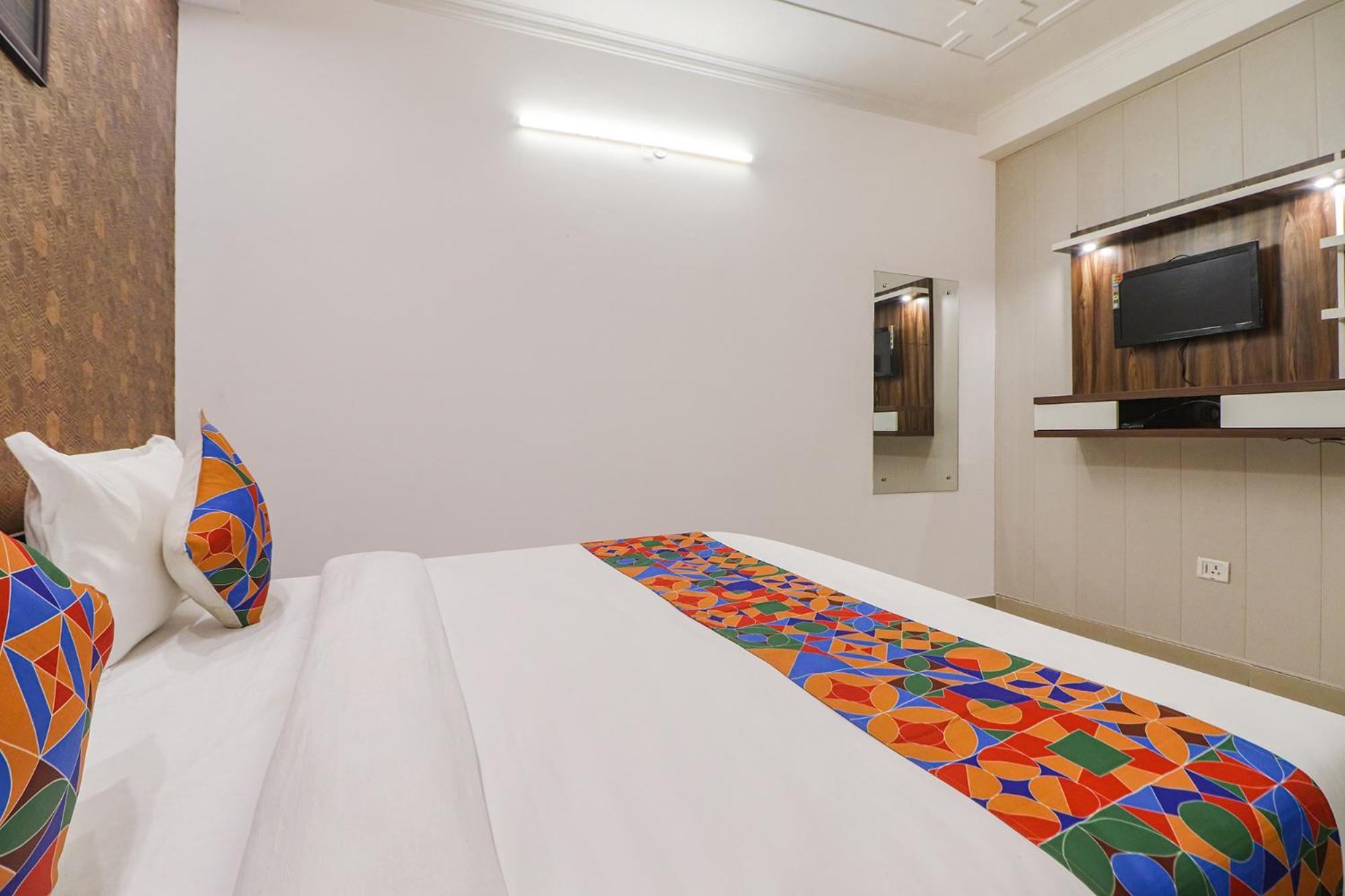 Fabhotel Rainbow Villa Near Igi Airport Ню Делхи Екстериор снимка
